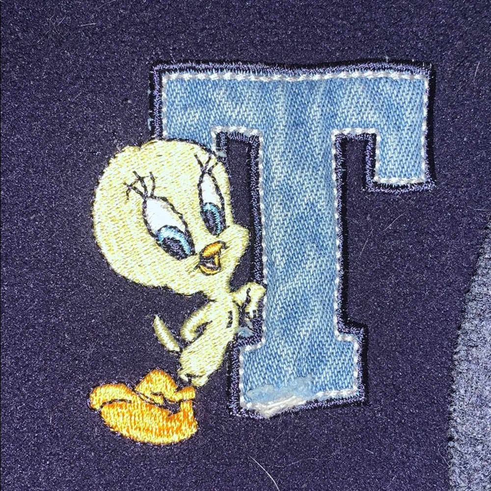 Vintage Tweety Bird V Neck - Picture 3 of 6